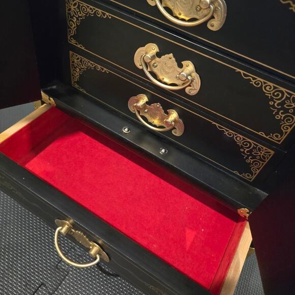 Vintage and hand painted jewelry box from the 1970s made in Taiwan. - Picture 6 of 7